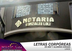 Letras corporeas en aluminio dorado