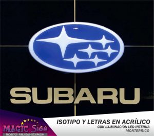 isotipo y letras en acrilico